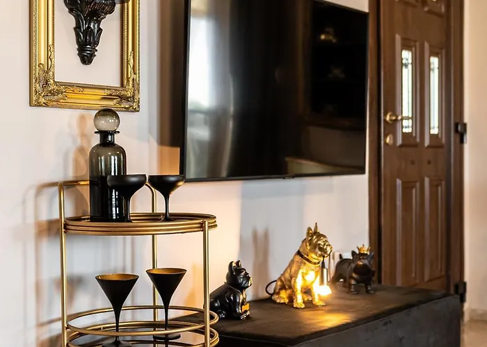 Villa Black Velvet Agkidia