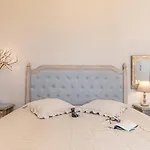 Villa Black Velvet