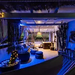 Villa Black Velvet