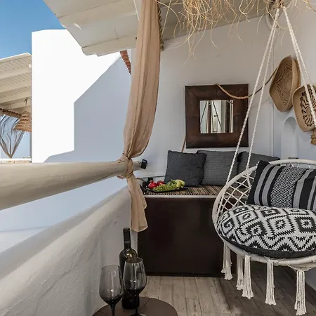 Black Velvet Vila Agkidia