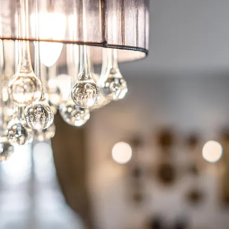 Black Velvet Vila Agkidia