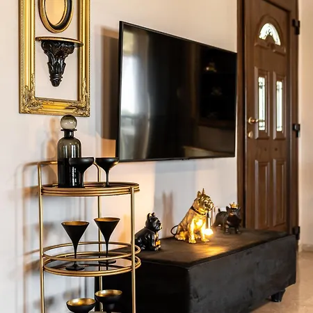 Vila Black Velvet Agkidia